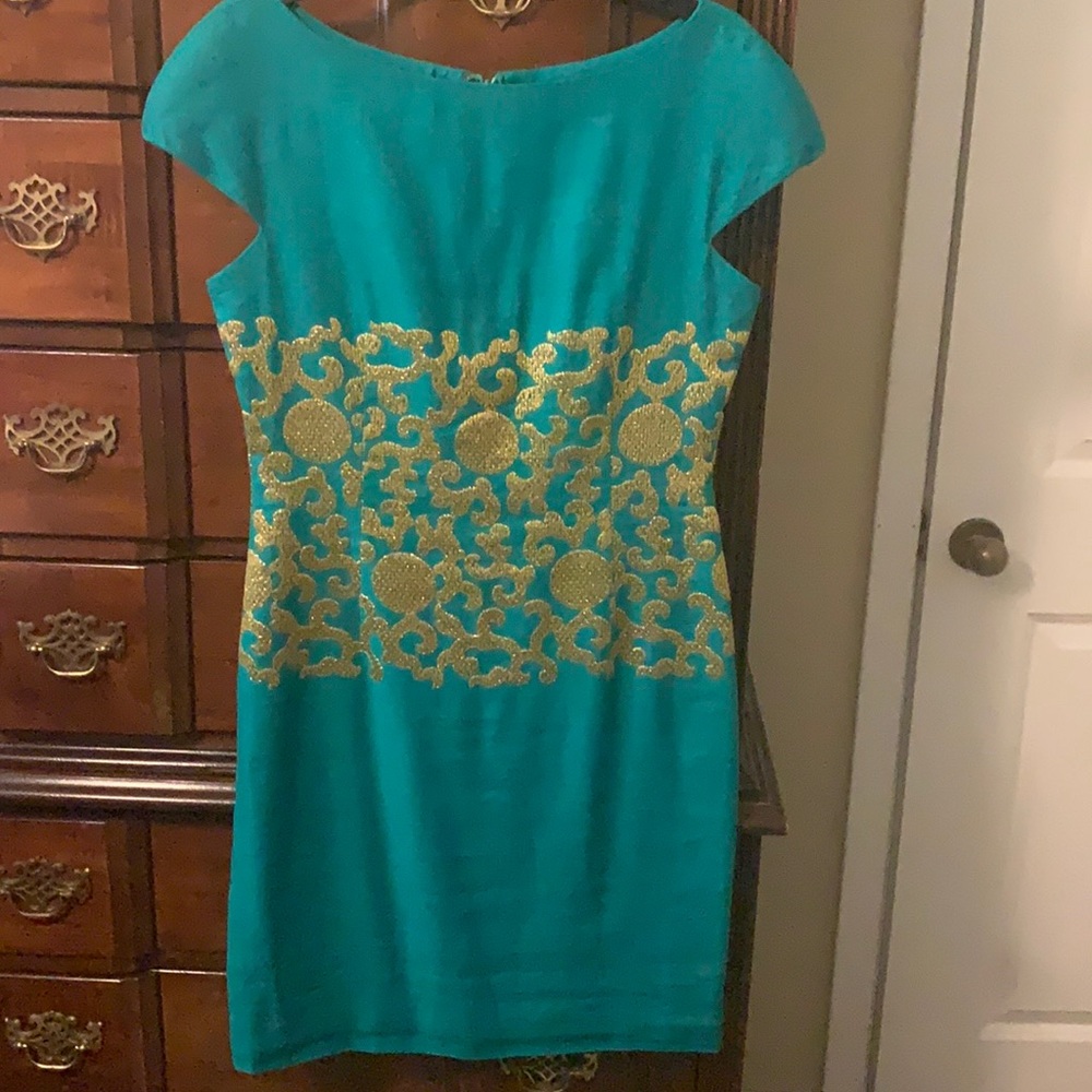 Unique vintage dress size 8 zipper in the back